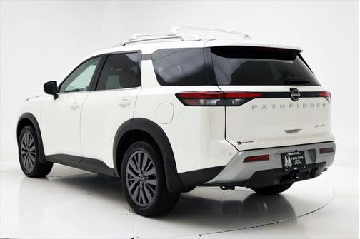 2023 Nissan Pathfinder SL 4WD