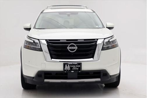 2023 Nissan Pathfinder SL 4WD
