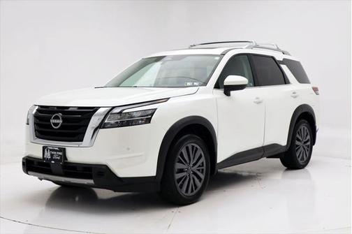 2023 Nissan Pathfinder SL 4WD