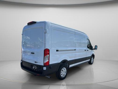 Oxford White 2025 Ford Transit-250 Base