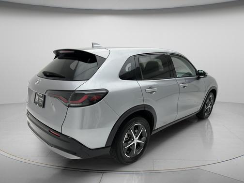 Lunar Silver Metallic 2025 Honda HR-V EX-L