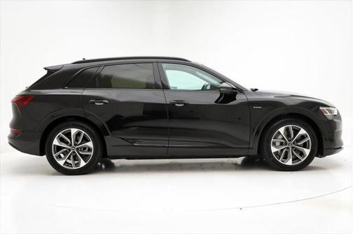 2021 Audi e-tron Premium Plus