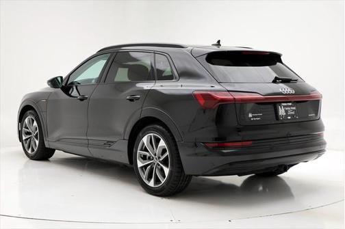2021 Audi e-tron Premium Plus