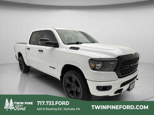 Bright White Clearcoat 2023 RAM 1500 Big Horn/Lone Star