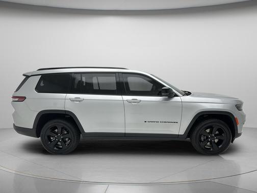 Silver Zynith 2023 Jeep Grand Cherokee L Altitude