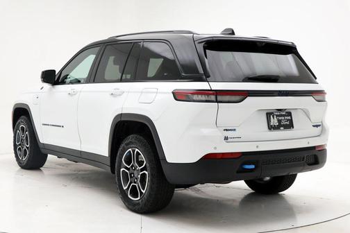 Bright White Clearcoat 2022 Jeep Grand Cherokee 4xe Trailhawk