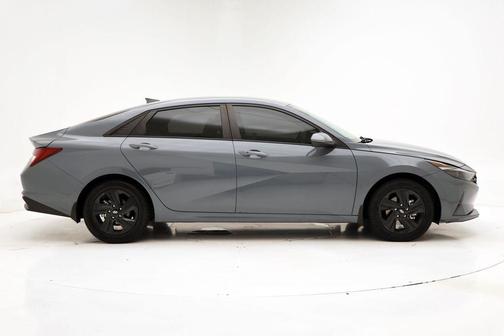 2022 Hyundai ELANTRA HEV Blue