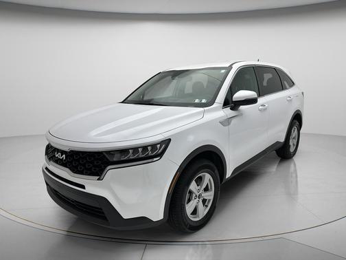 Glacial White Pearl 2022 Kia Sorento LX