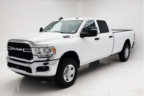 2023 RAM 2500 Tradesman Crew Cab 4x4 8' Box