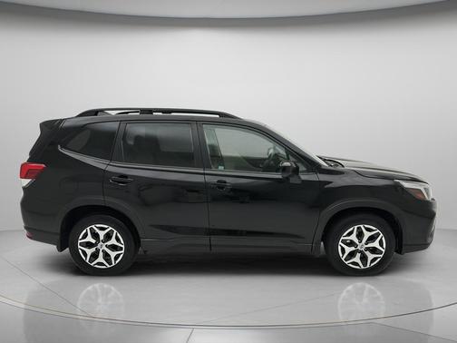 Crystal Black Silica 2021 Subaru Forester Premium