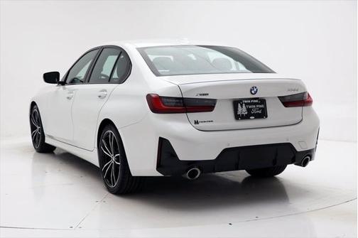 2024 BMW 330 i xDrive