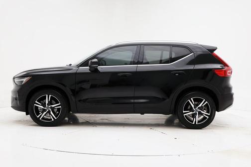 2023 Volvo XC40 B5 Plus Bright Theme