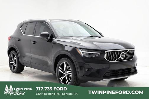 2023 Volvo XC40 B5 Plus Bright Theme