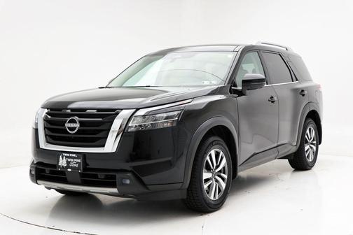 2022 Nissan Pathfinder SL 4WD