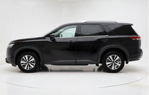 2022 Nissan Pathfinder SL 4WD