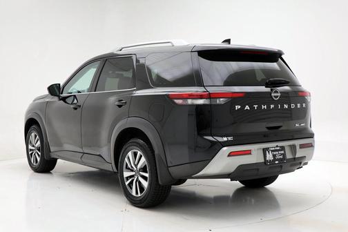 2022 Nissan Pathfinder SL 4WD