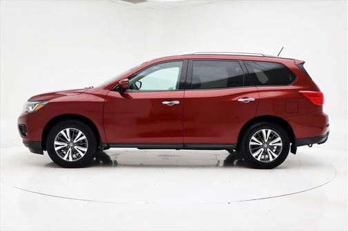 2017 Nissan Pathfinder SV