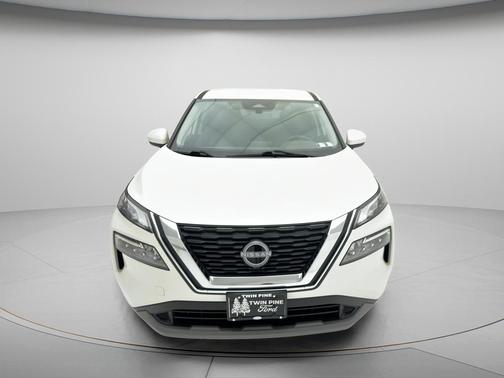 Pearl White Tricoat 2023 Nissan Rogue SV