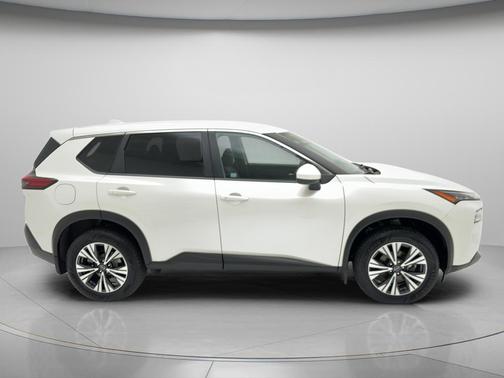 Pearl White Tricoat 2023 Nissan Rogue SV