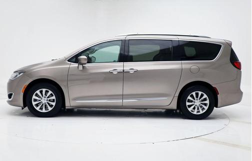 2018 Chrysler Pacifica Touring-L