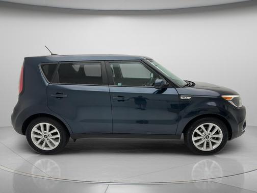 Mysterious Black 2018 Kia Soul +