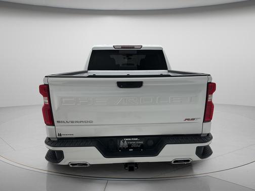 Iridescent Pearl Tricoat 2020 Chevrolet Silverado 1500 RST
