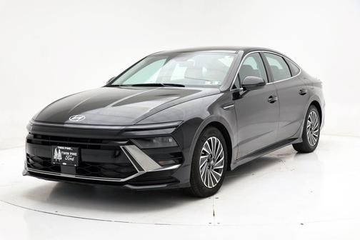 2024 Hyundai SONATA Hybrid SE