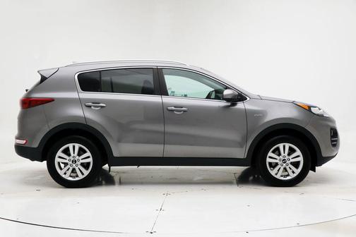 Mineral Silver 2018 Kia Sportage LX