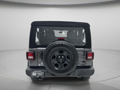 Granite Crystal Metallic Clearcoat 2024 Jeep Wrangler Sport