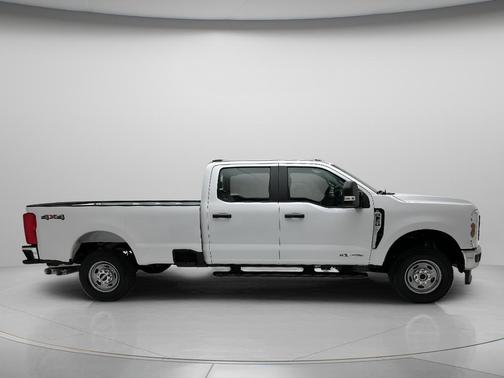 Oxford White 2026 Ford F-250 XL