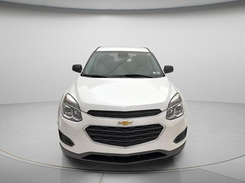 Summit White 2017 Chevrolet Equinox LS