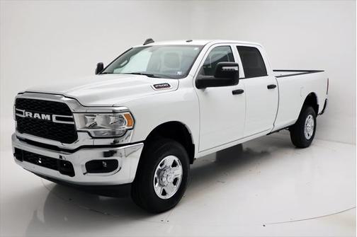 2023 RAM 2500 Tradesman Crew Cab 4x4 8' Box