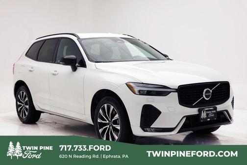 Crystal White Metallic 2025 Volvo XC60 B5 Core