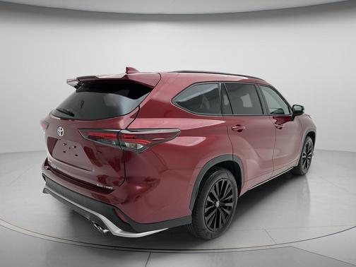 Red 2025 Toyota Highlander