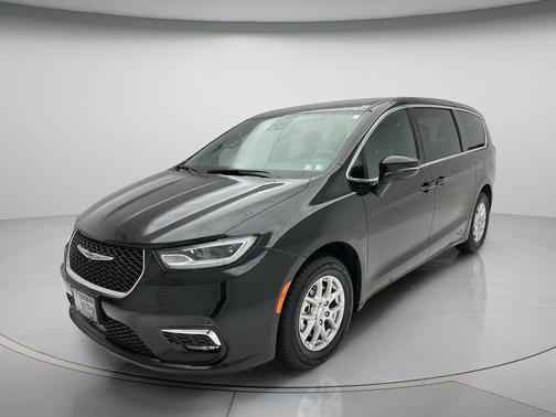 Diamond Black Crystal Pearlcoat 2025 Chrysler Pacifica L
