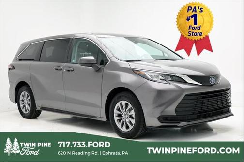 2023 Toyota Sienna LE