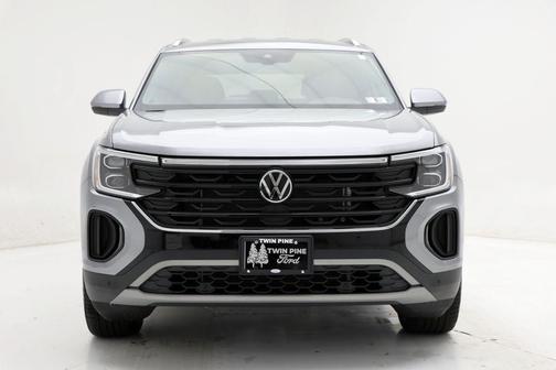 2025 Volkswagen Atlas Cross Sport 2.0T SE w/Technology 4MOTION