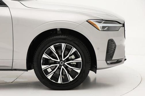 2025 Volvo XC60 Plus