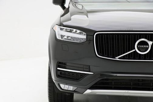 2017 Volvo XC90 T6 Momentum