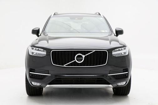 2017 Volvo XC90 T6 Momentum