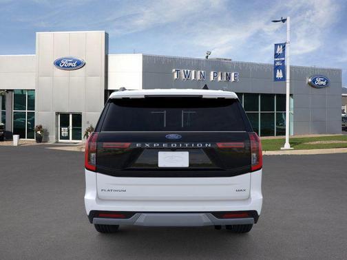 Star White Metallic Tri-Coat 2026 Ford Expedition Max Platinum