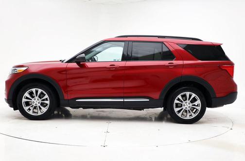 Rapid Red Metallic Tinted Clearcoat 2024 Ford Explorer XLT
