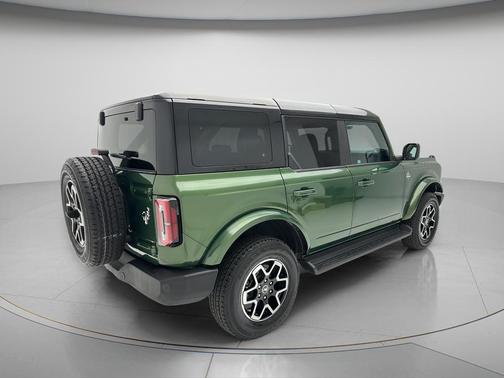 Eruption Green Metallic 2025 Ford Bronco Outer Banks