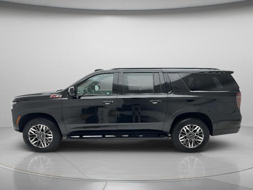 Black 2025 Chevrolet Suburban 4WD Z71