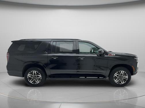 Black 2025 Chevrolet Suburban 4WD Z71