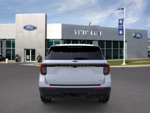 Space White Metallic 2026 Ford Explorer Active w/200A Pkg