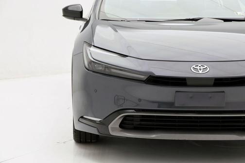 2025 Toyota Prius XLE
