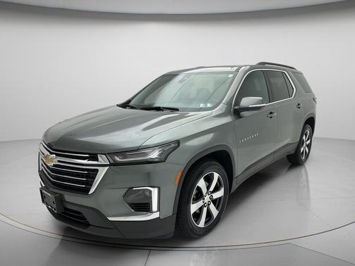 Silver Sage Metallic 2023 Chevrolet Traverse LT Leather