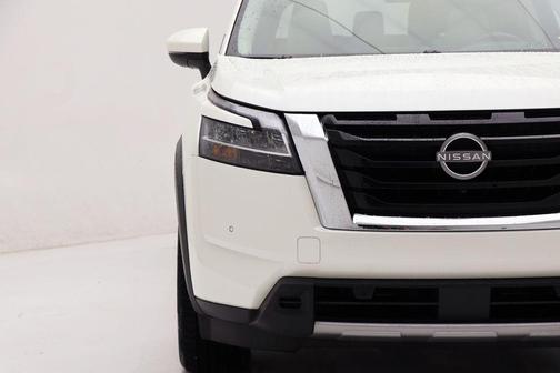 2024 Nissan Pathfinder SL 4WD