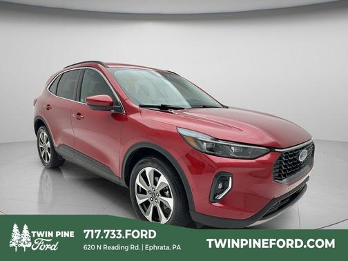 Rapid Red Metallic Tinted Clearcoat 2023 Ford Escape Platinum